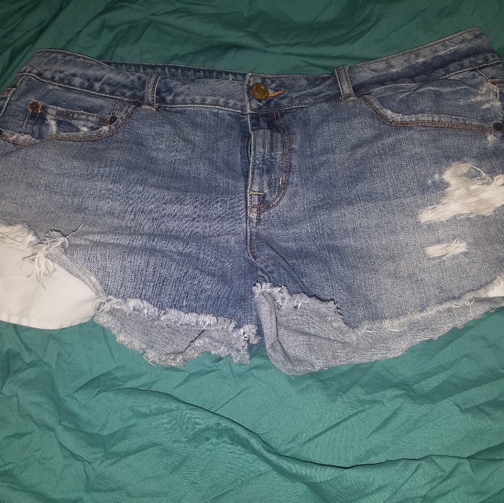 Distressed American Eagle shorts